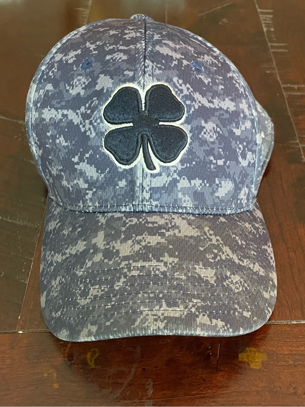 Live Lucky Blue Camo Golf Hat Men’s S/M Memory Fit Good Condition